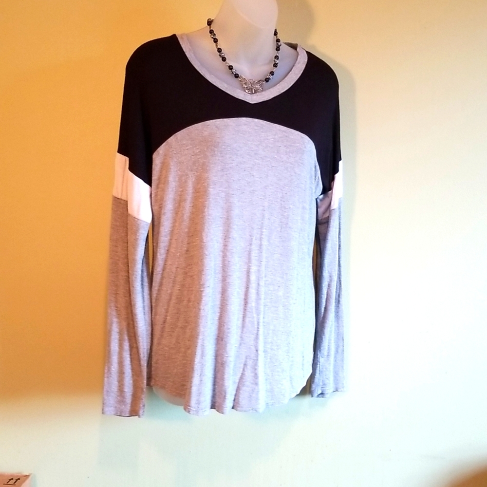 Womens No Boundaries Long Sleeve Shirt